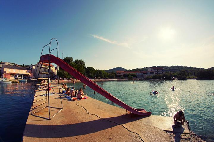 Apartments Pasman Banj Dış mekan fotoğraf